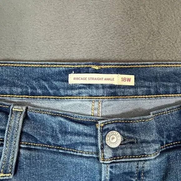 NWT Levi's Women's Ribcage Straight Ultra High Rise Jeans - Blue - Picture 8 of 16